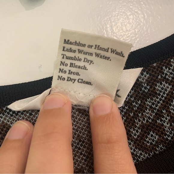 Exclusively Misook Knit Snakeskin Animal Print Sleeveless Top Office Size Large - Picture 6 of 9